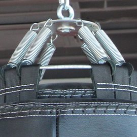 Боксерский мешок BoYko BS апперкотный, кожа, 180х40 см, на 8 пружинах L18 см (bs0421402003), изображение 3