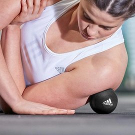Массажный мяч Adidas Massage Ball черный 8.3x8.3x8.3 см (ADTB-11607), изображение 4
