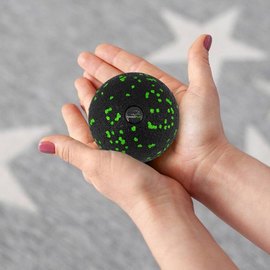 Массажный мяч PowerPlay PP-4350 Epp Massage Ball 8 см черно-зеленый (PP-4350_Green_d8), Цвет массажёра : Чёрно-зелёный, Диаметр, мм : 80 мм, изображение 3