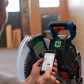 Аккумуляторная торцовочная пила Bosch Professional GCM 18V-305 GDC (каркас) (0601B43000), изображение 4