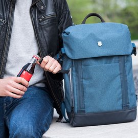 Рюкзак Victorinox Almont Deluxe Flapover Laptop Classic Blue 18л (Vt602141), изображение 6