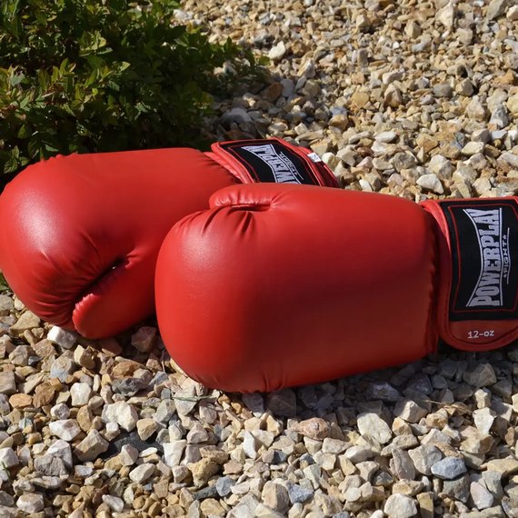 Боксерські рукавички PowerPlay 3004 Classic Червоні 8 ун (PP_3004_8oz_Red), Вага: 8 унцій, Колір: Червоний, зображення 7